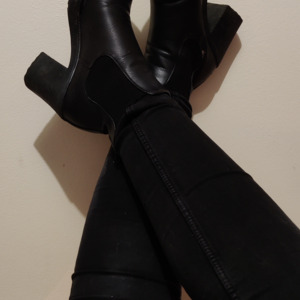 Meet_my_feet's media