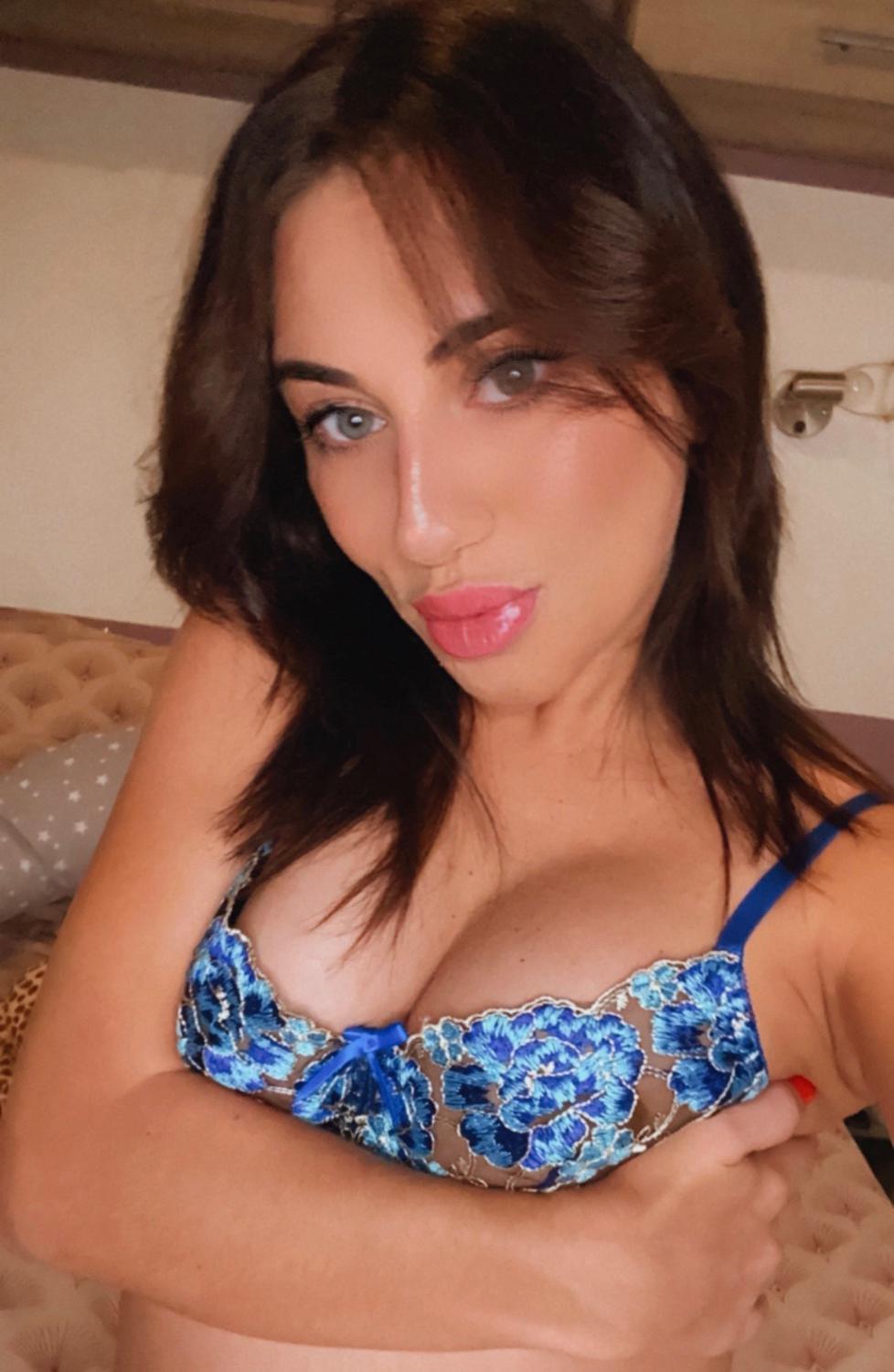 Meganelopezx's media