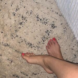 _mes_jolis_pieds's media