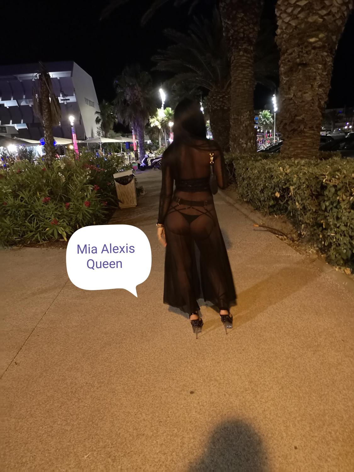 MiaAlexisQueen's media