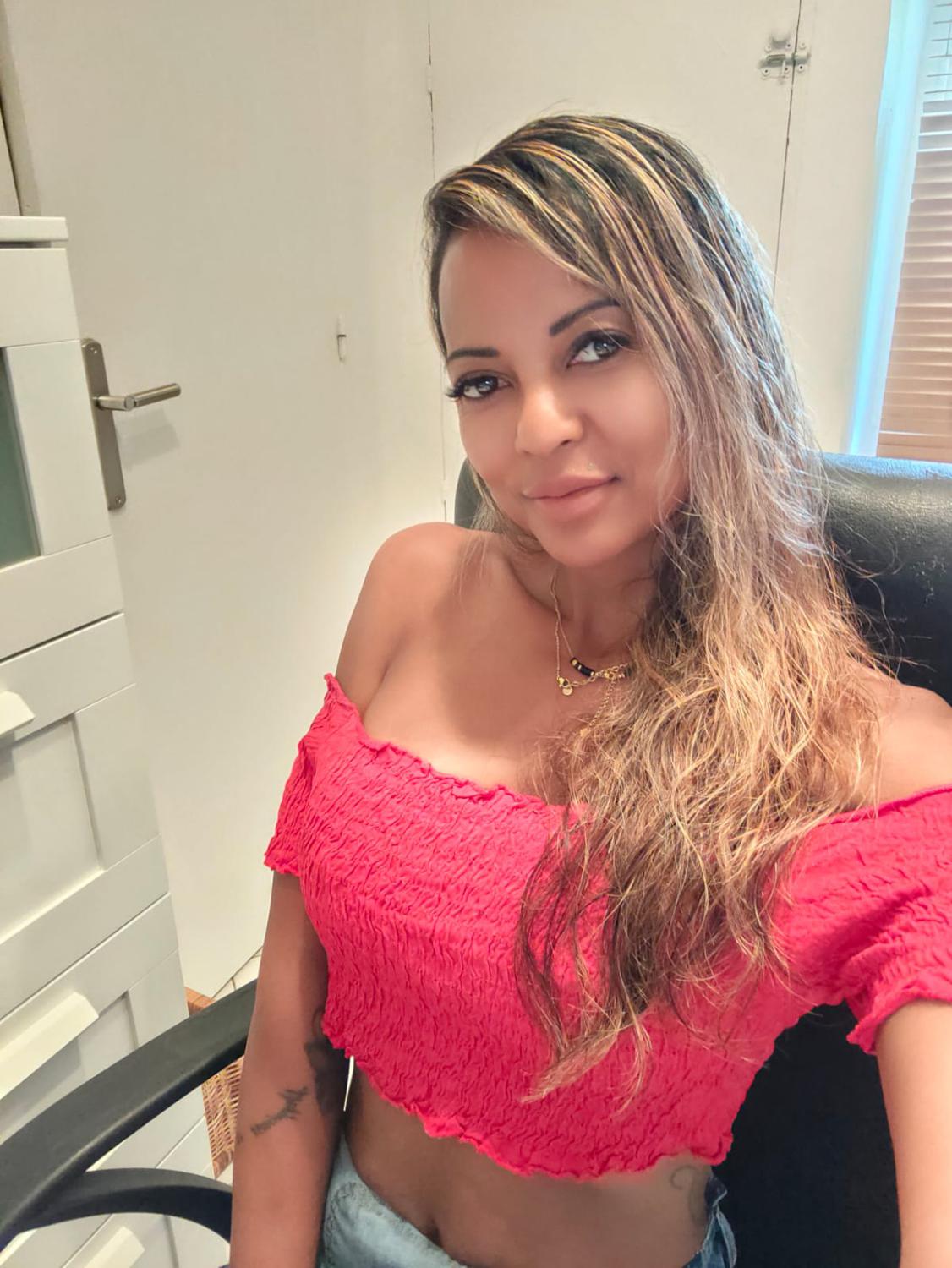 Miiana's media