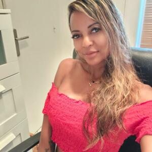 Miiana's media