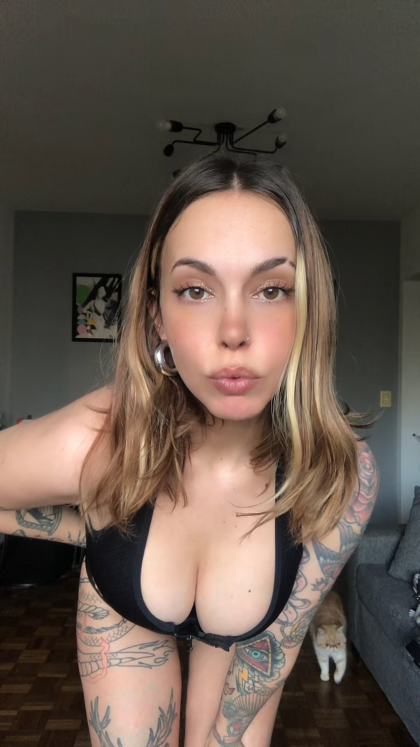 Milaamour's media