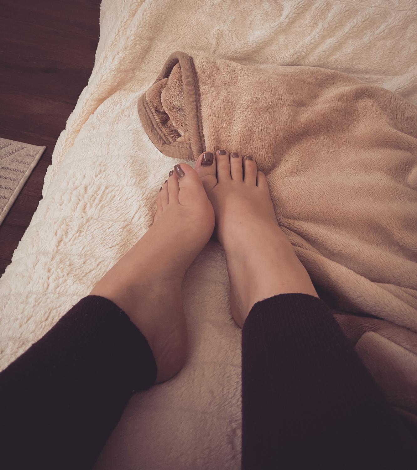 Milahandfeet's media
