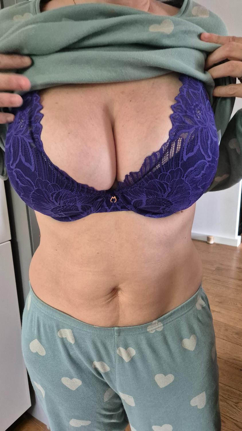 Milfbelle's media