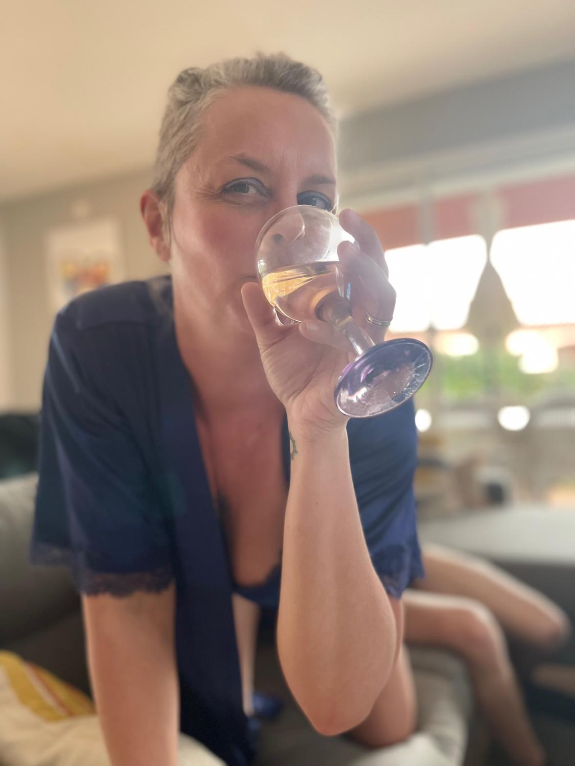 Milfkokine's media