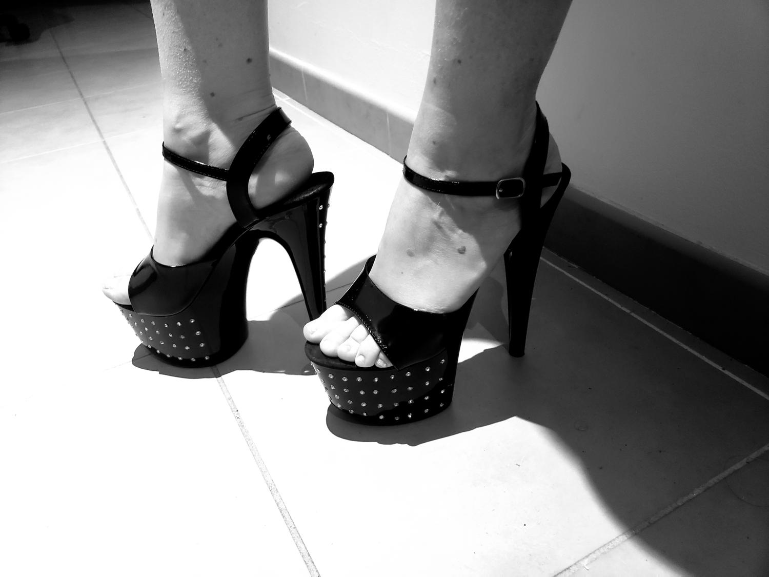 Miss_capucine_feet's media