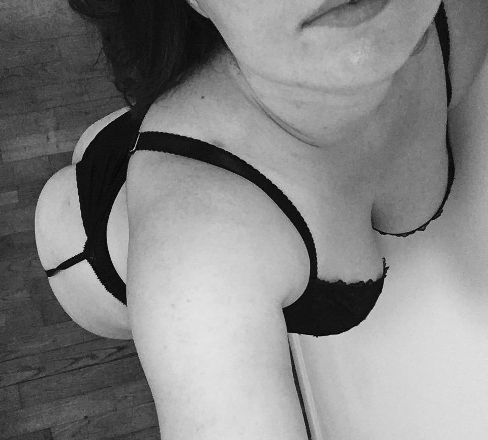 Miss-gros-seins's media