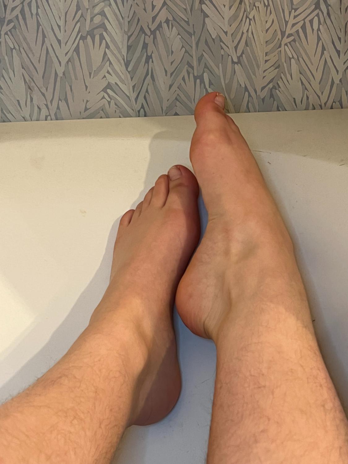Miss_pink_feet's media