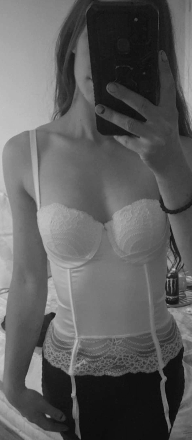 Miss_selena_body's media