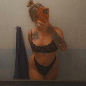 Miss69_'s media