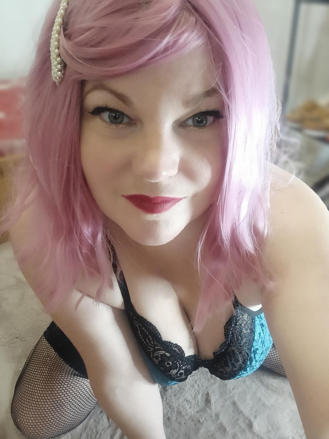 Misspinkdlux's media