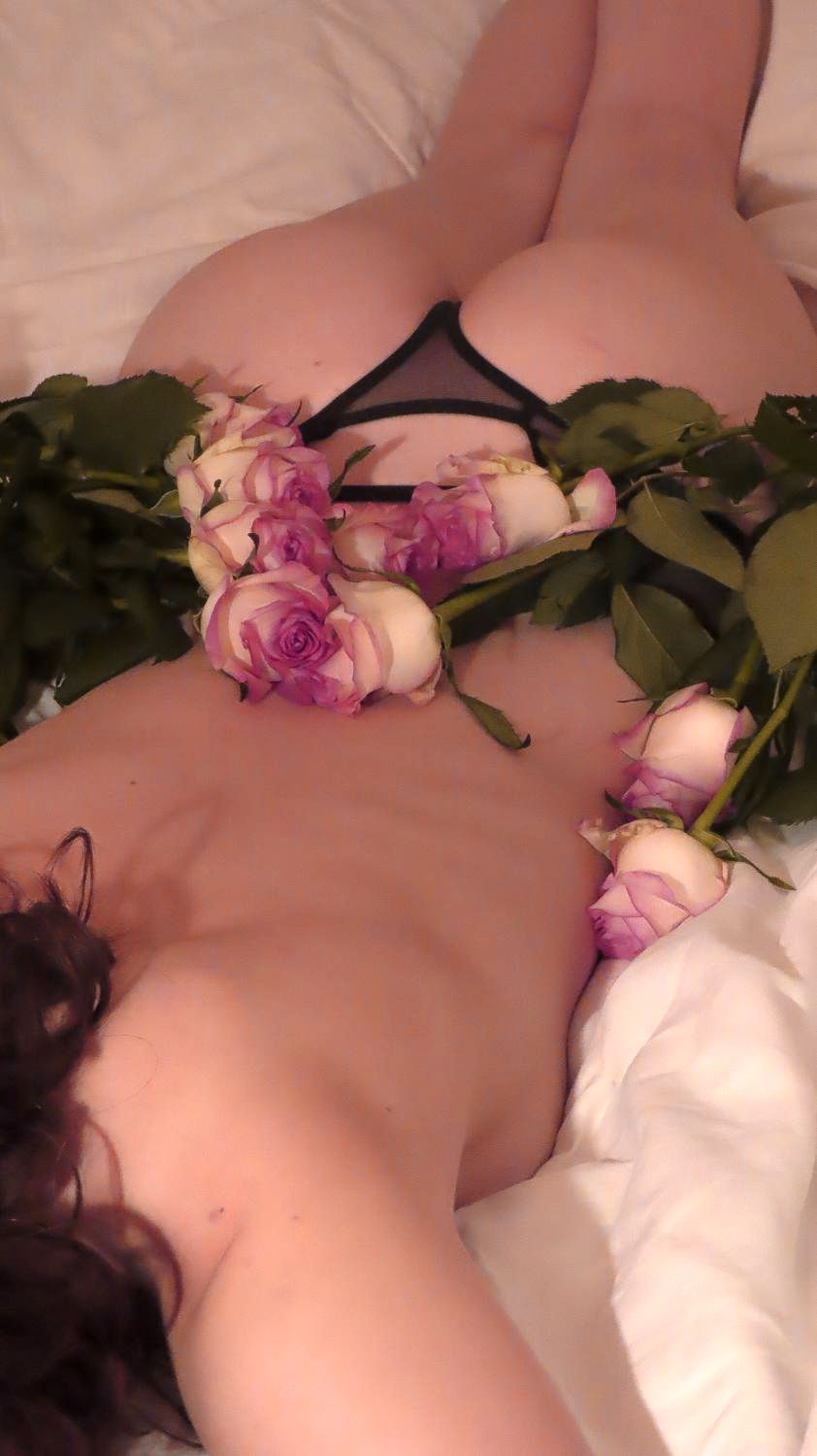 Misspinknude's media