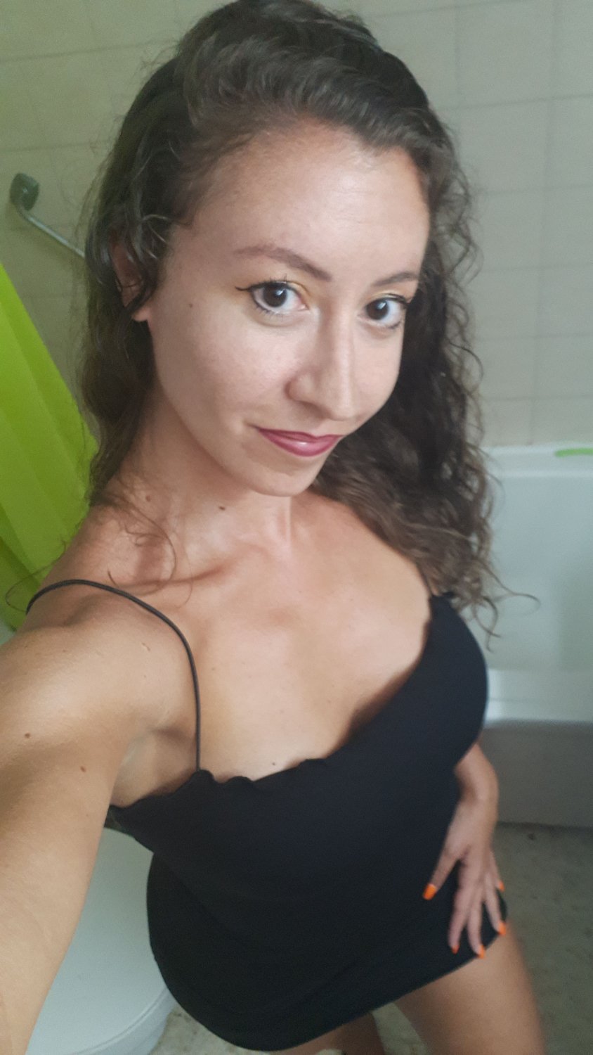 Model_anna11's media