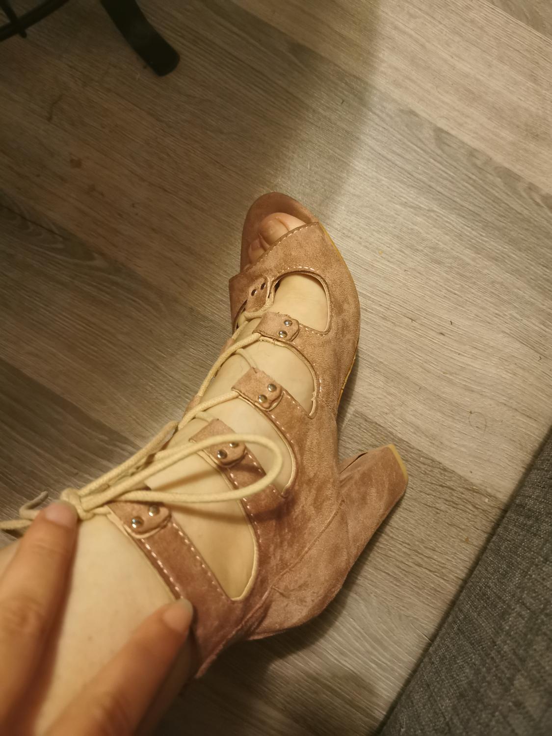 My_beautiful_feet_52's media