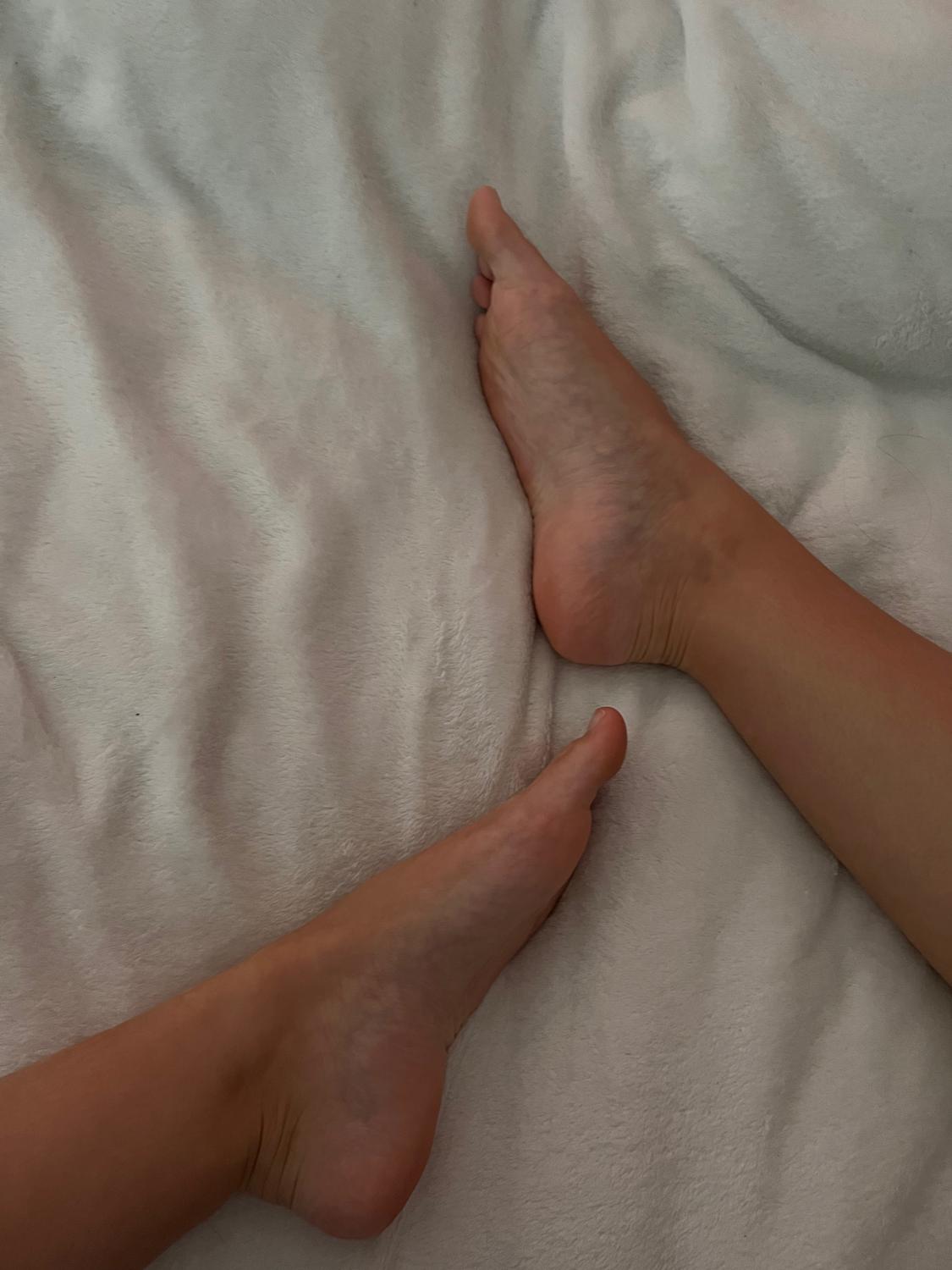 _myfeetforu's media