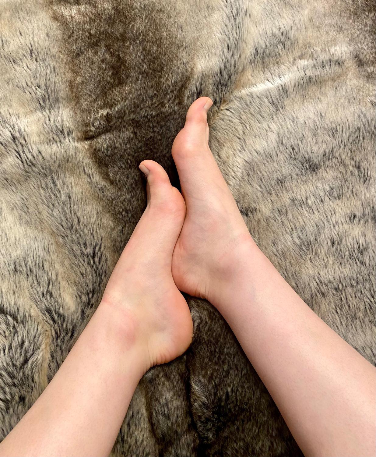 Myfeetjustforyou9894's media