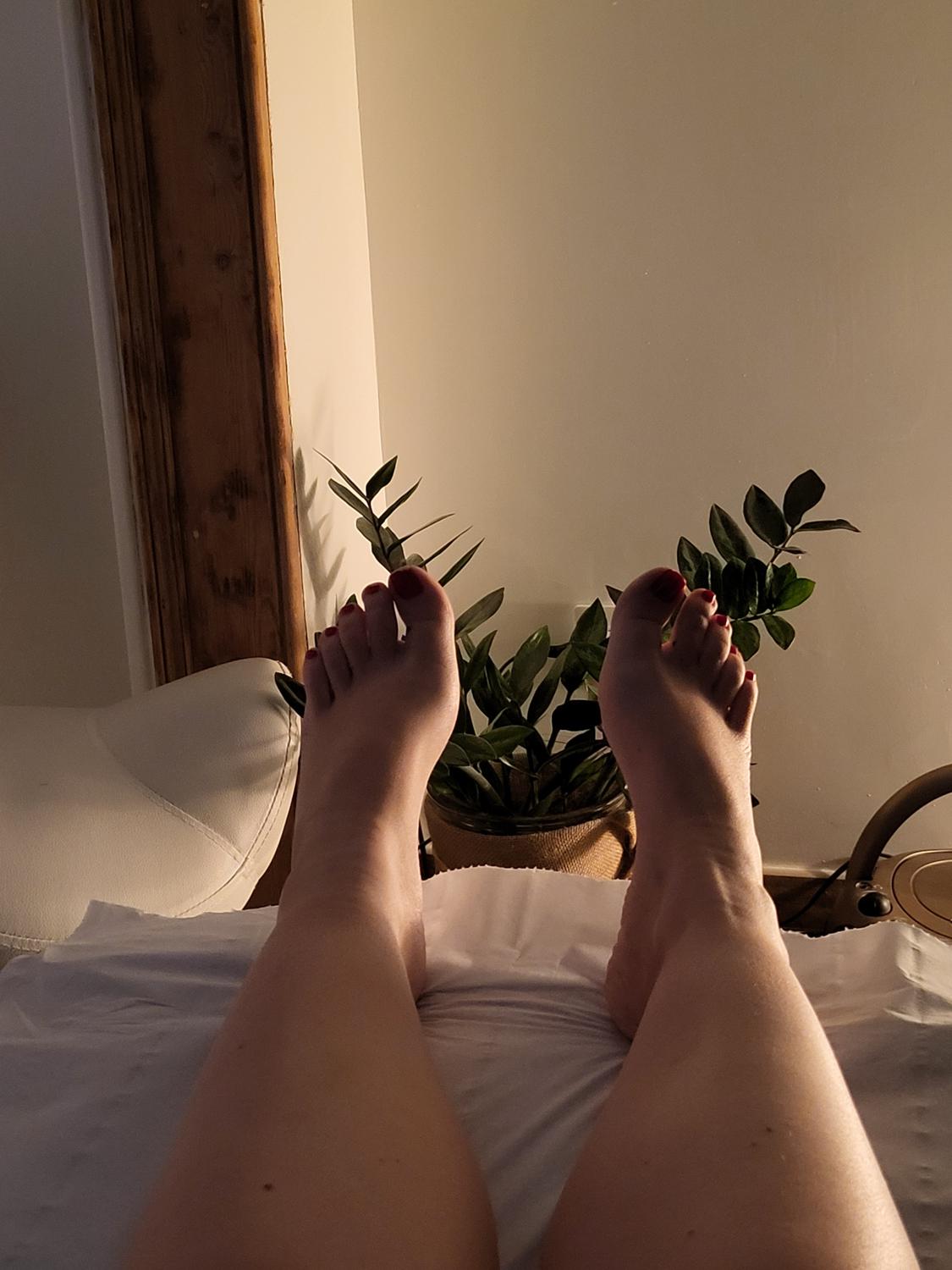Myleanasfeet's media