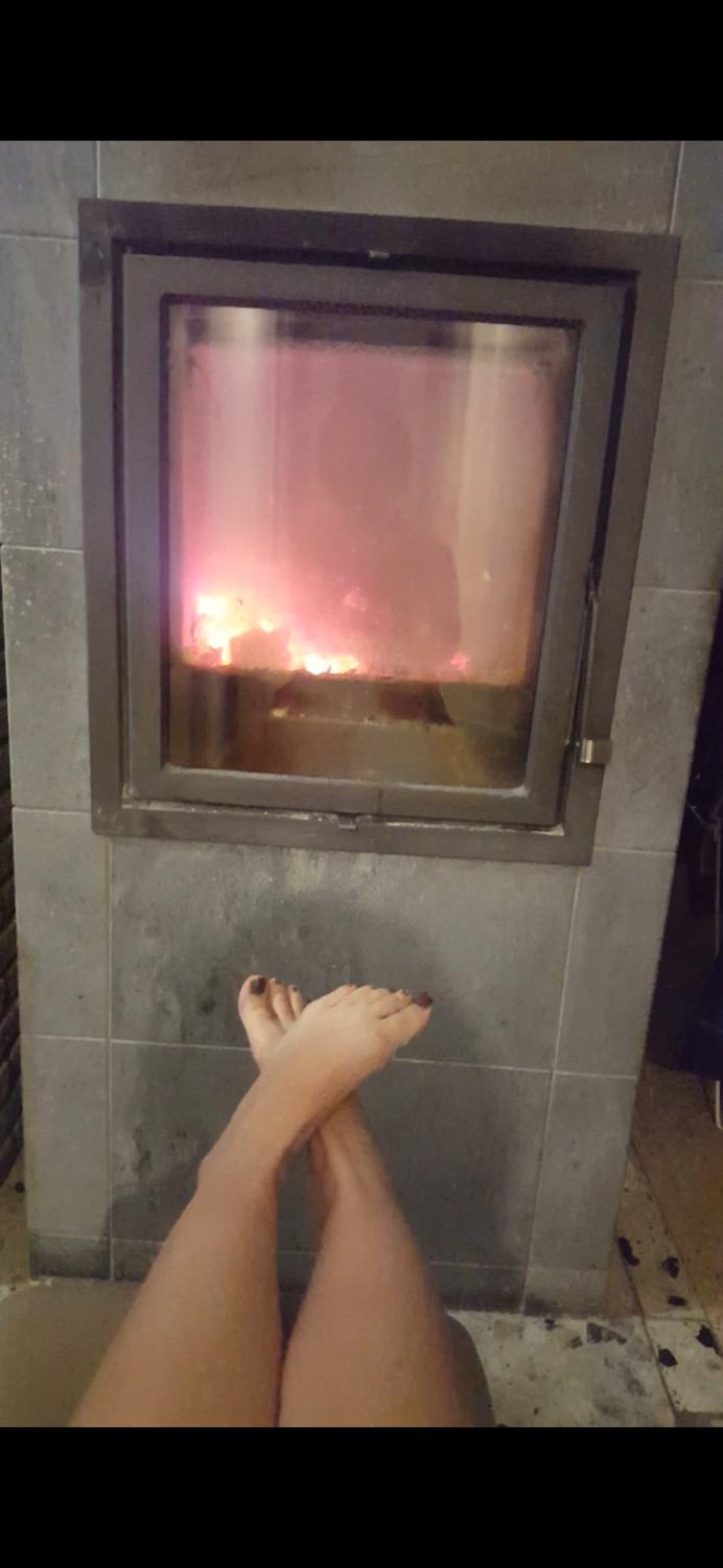Myleanasfeet's media