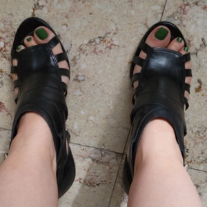 Myleanasfeet's media