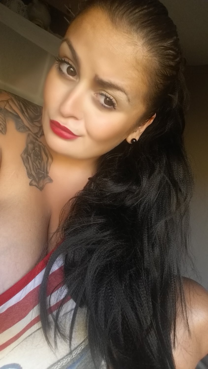 Myriamburtonx's media
