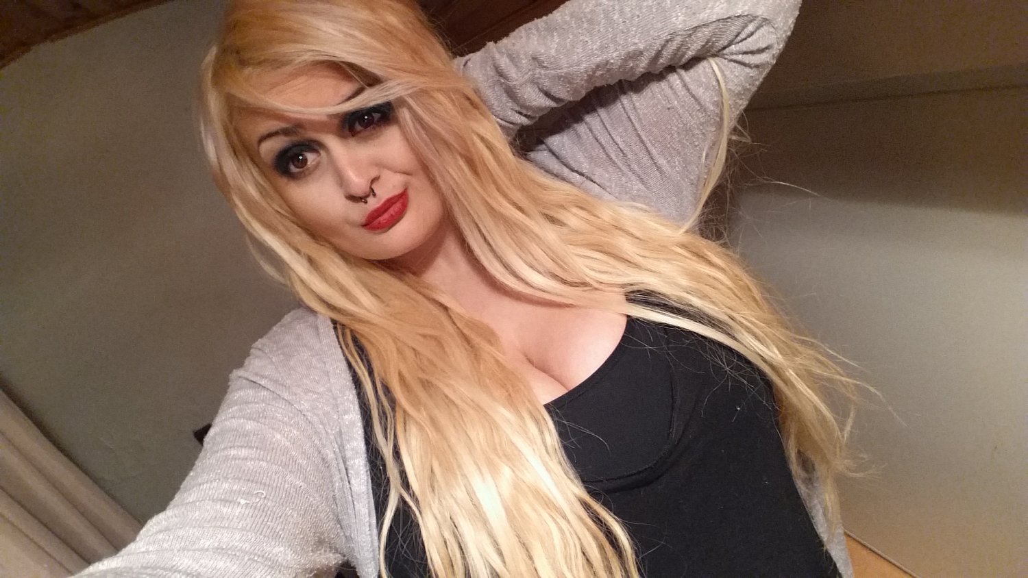 Myriamburtonx's media