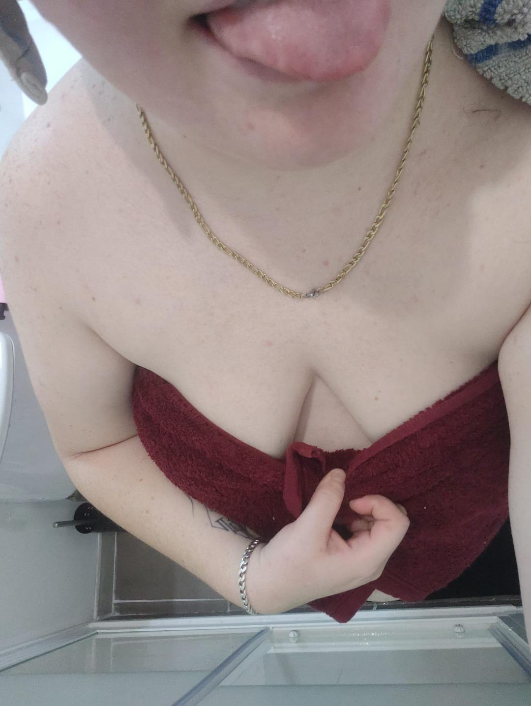 Nakedfatnude's media