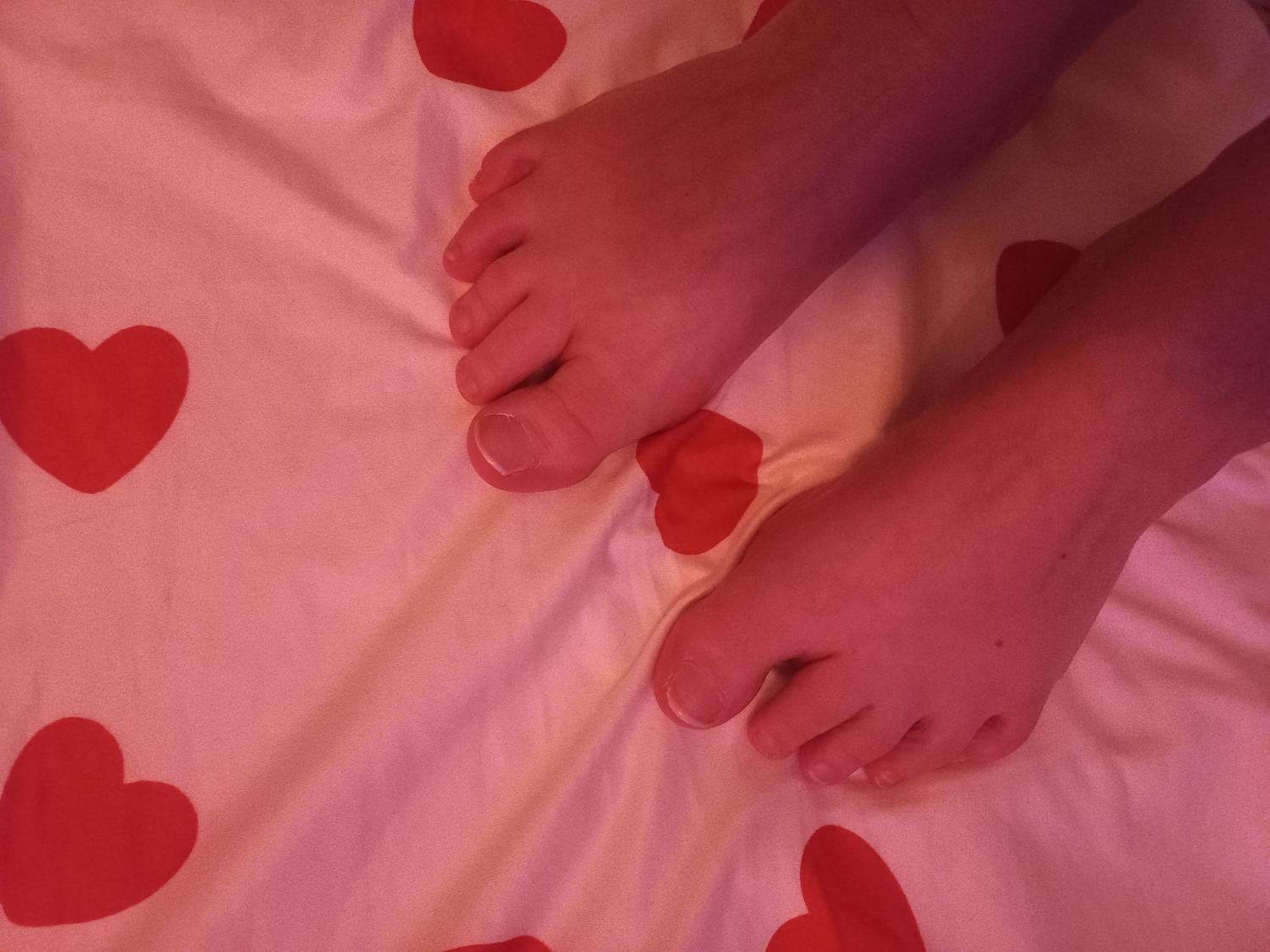Naughtyfeet44's media