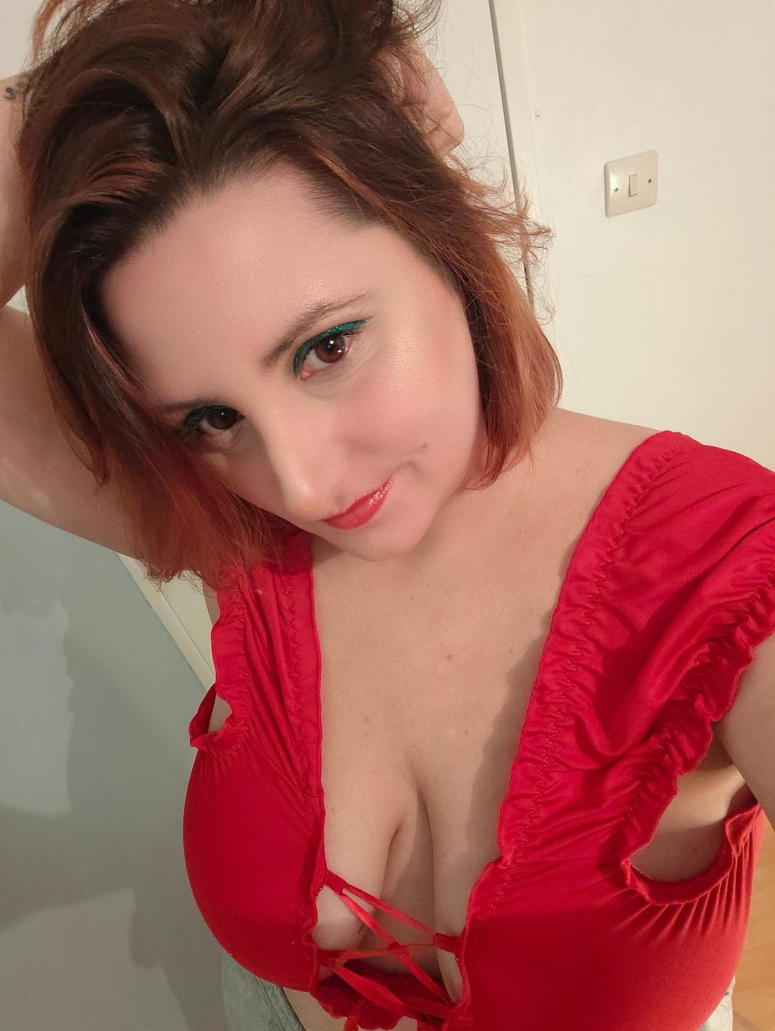 Naughtyroxy75's media