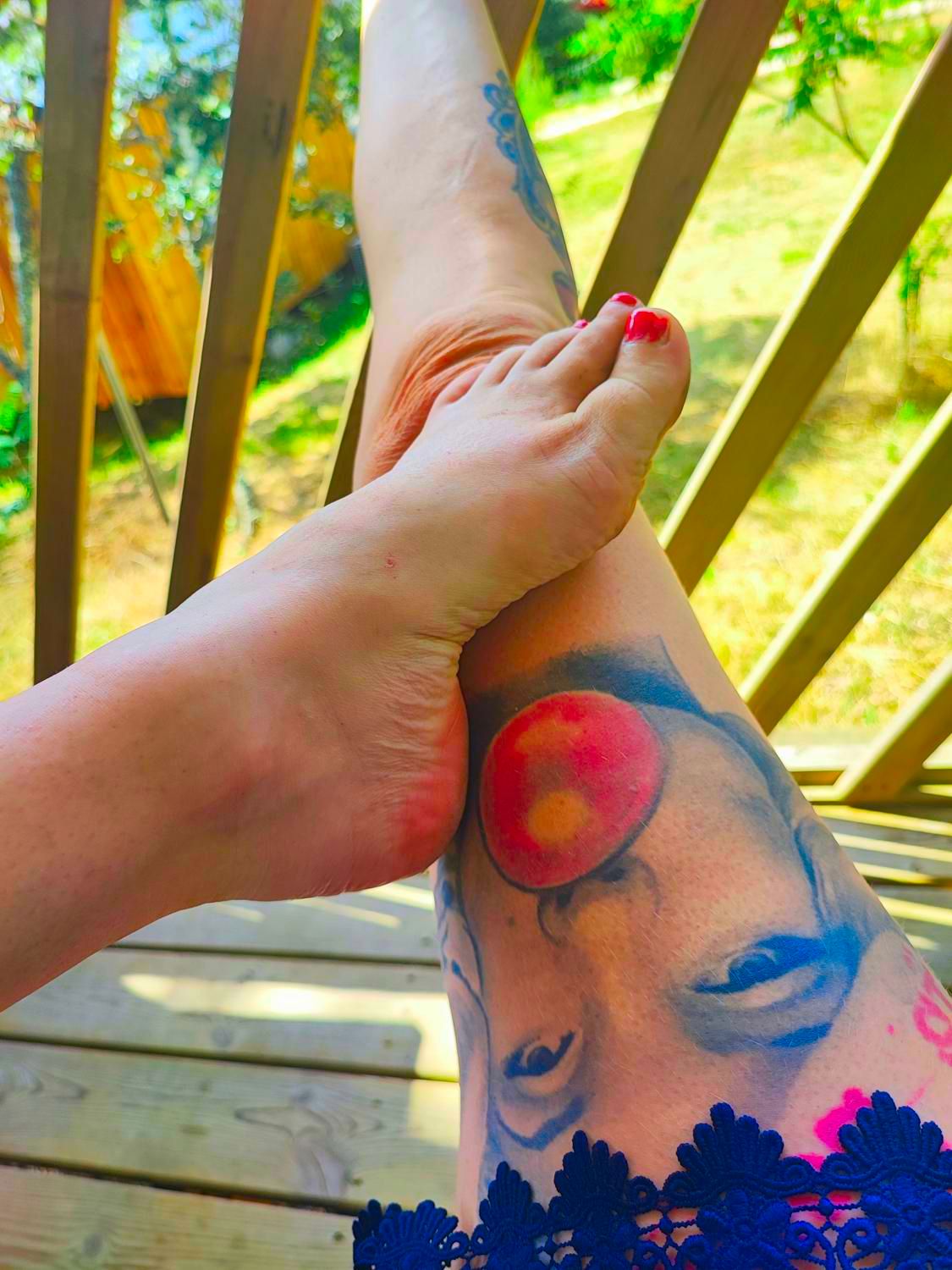 Naughtytravellingfeet's media