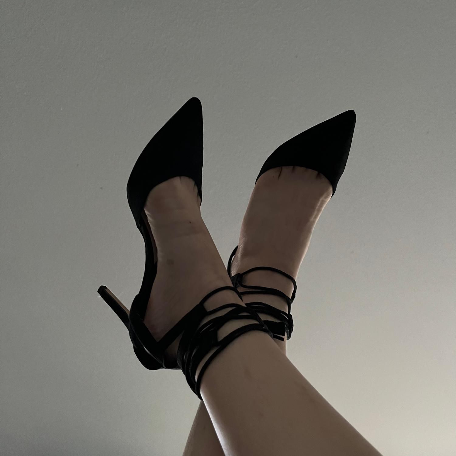 Niaafeet's media