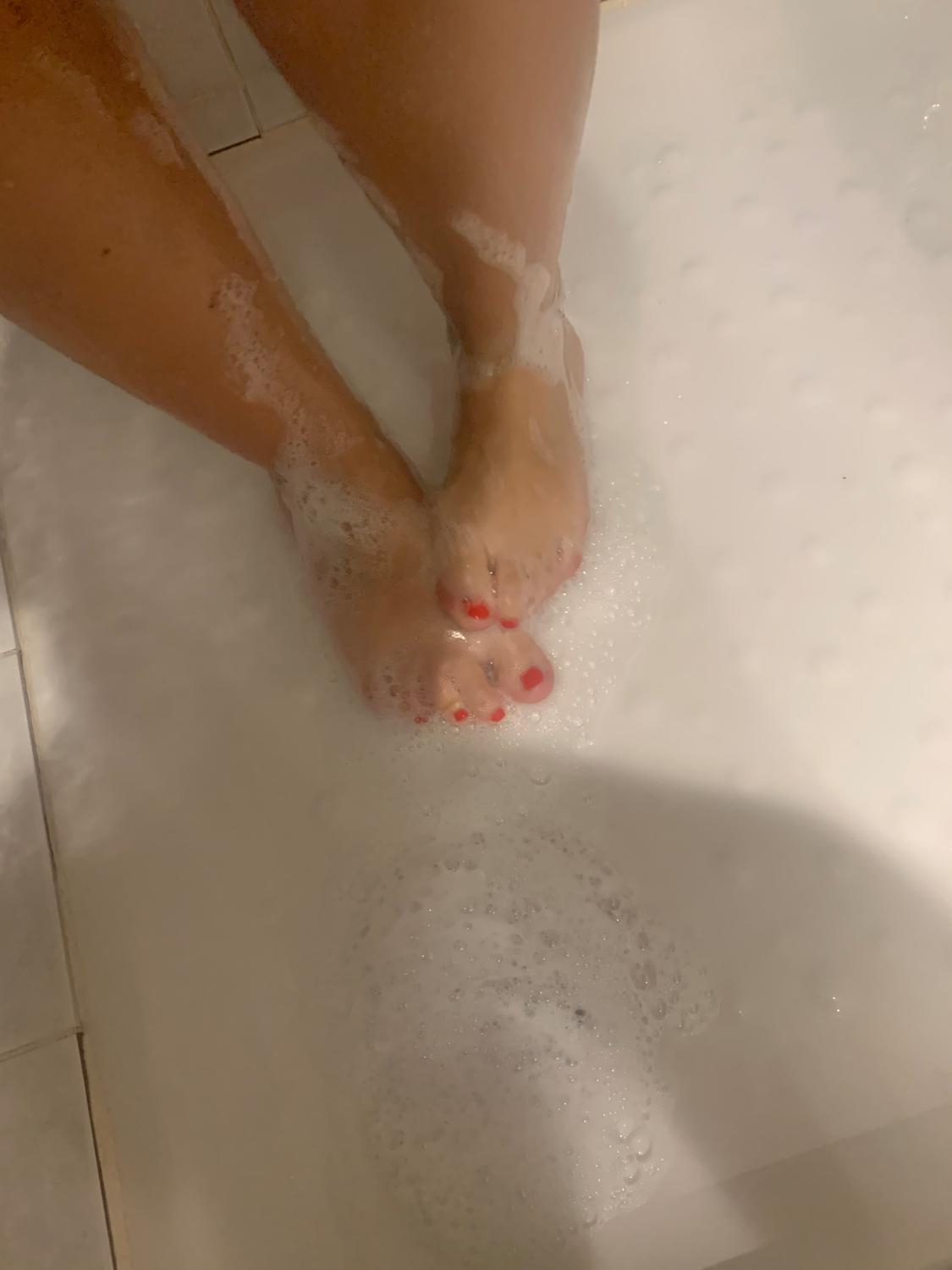 Nikkie_feet's media