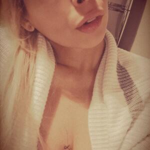 Nina_s_h_o_w's media
