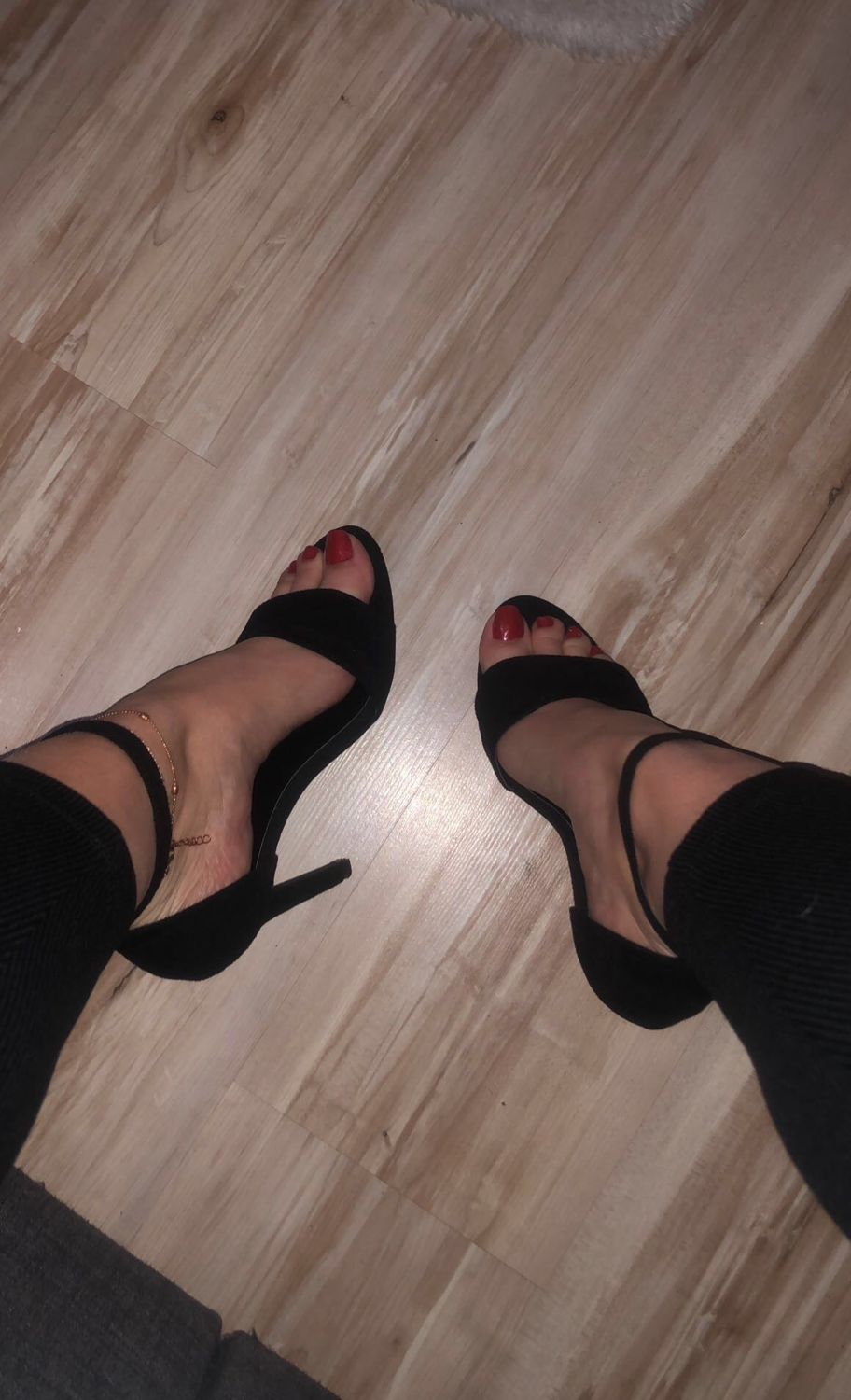 Ninafeetgirl_'s media