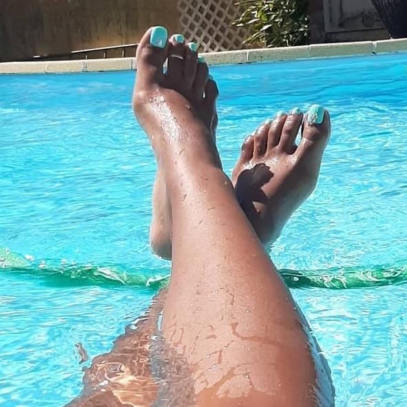Ninasky_karibean_feet's media