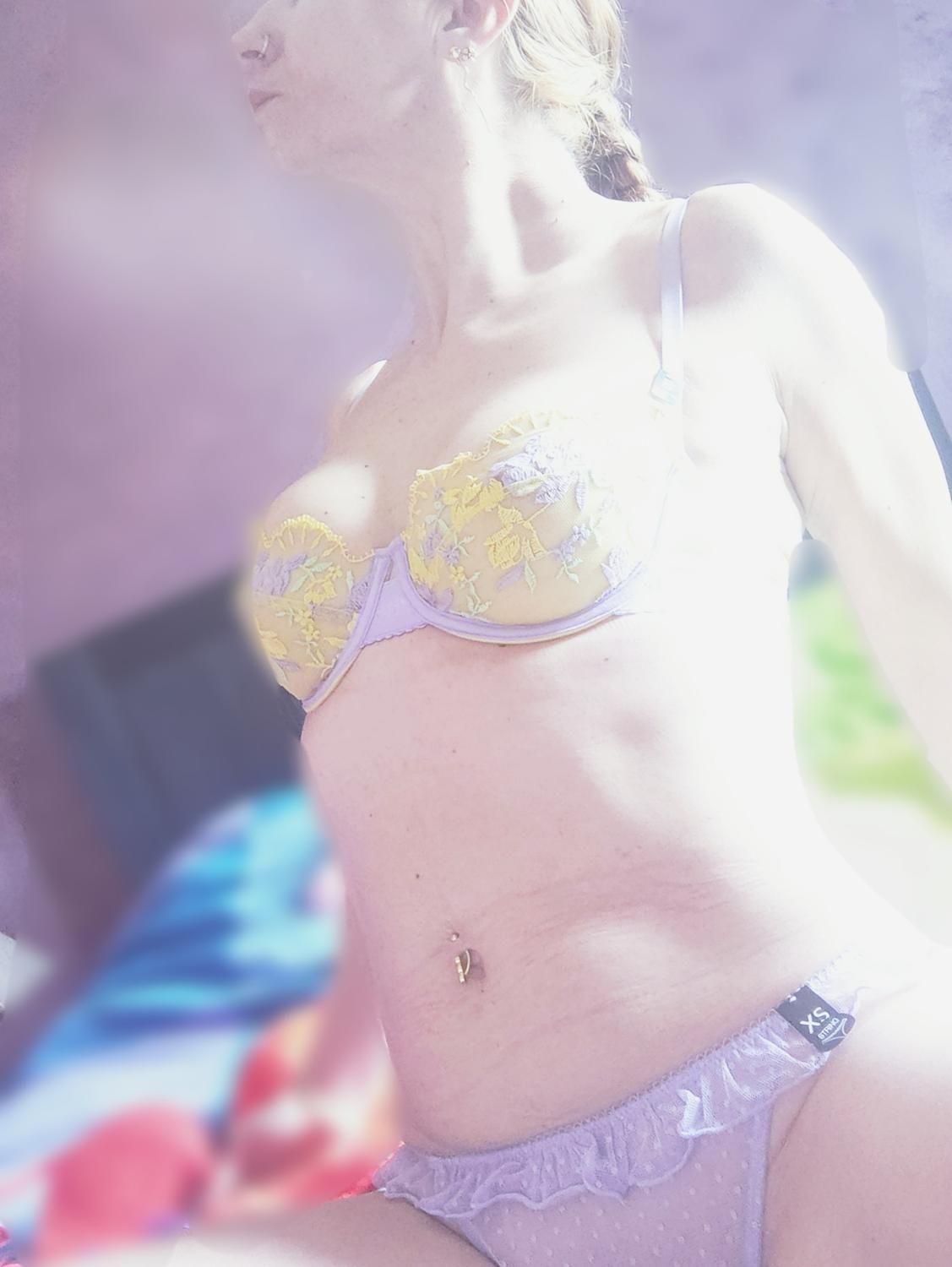 _ninon_xoxo_'s media