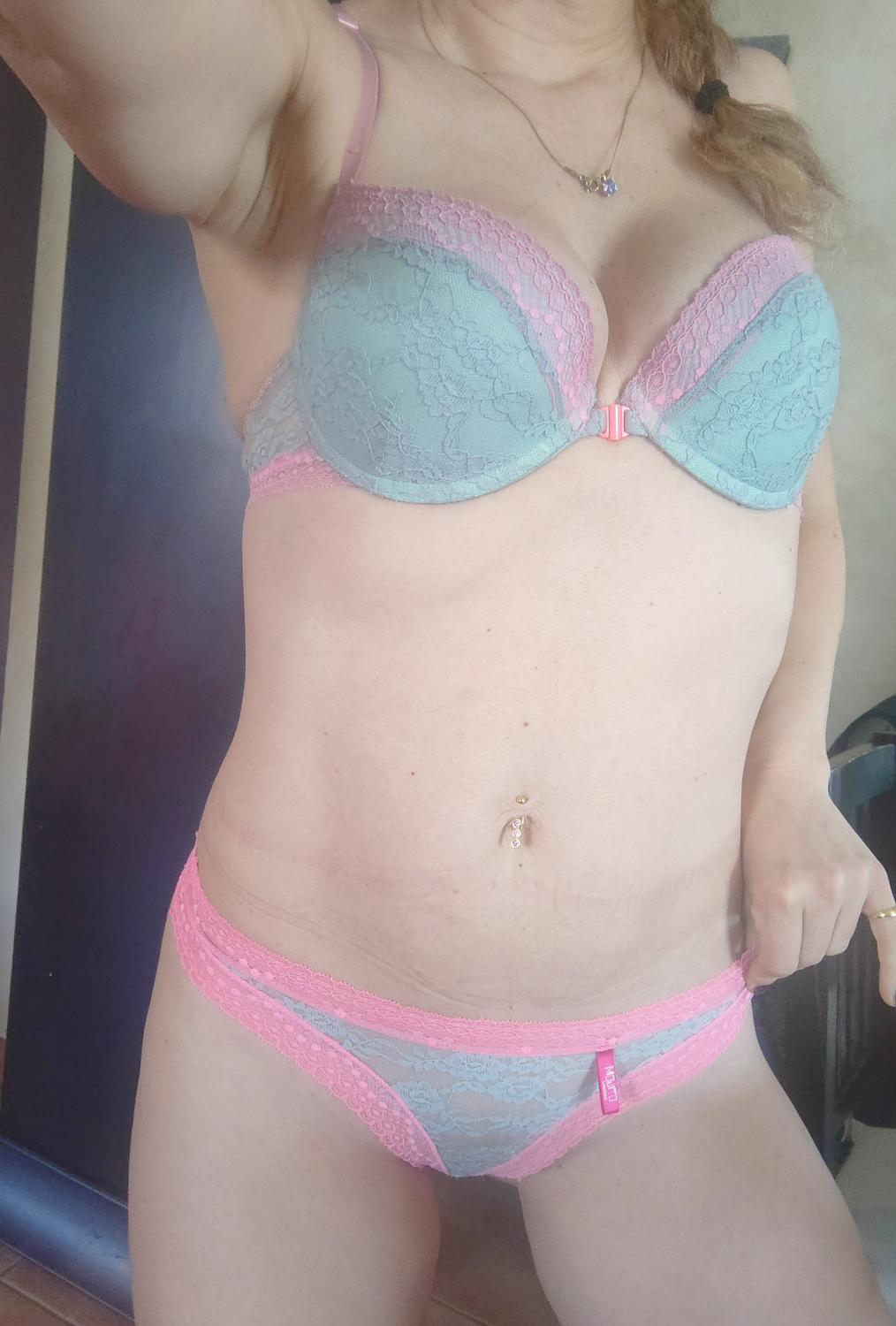 _ninon_xoxo_'s media