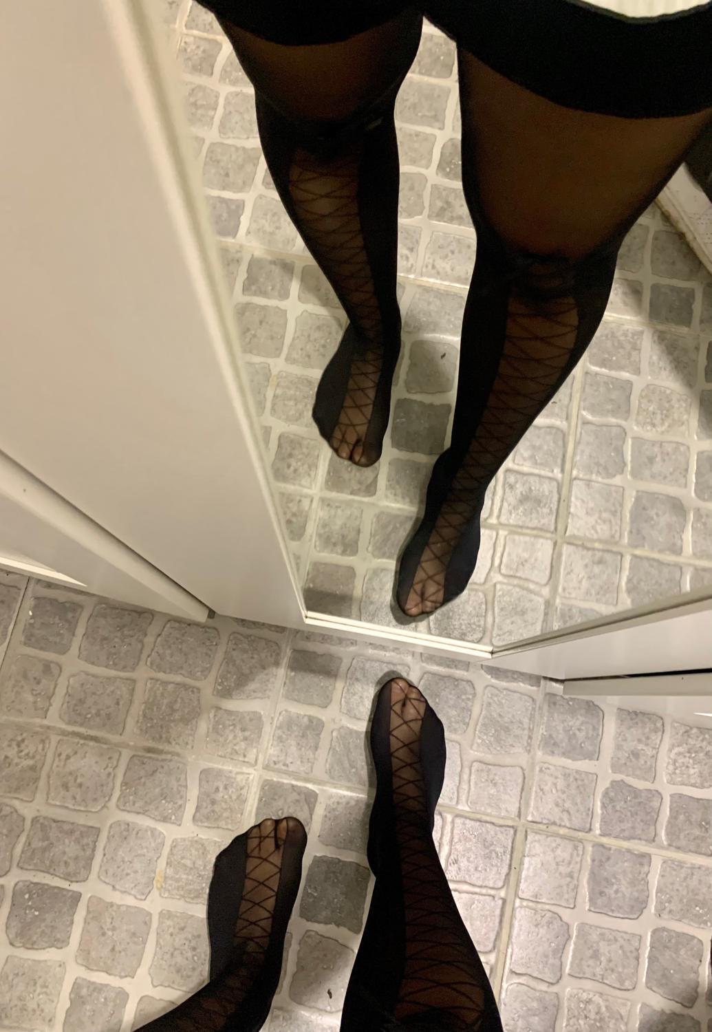 Nisenfeetgirl's media