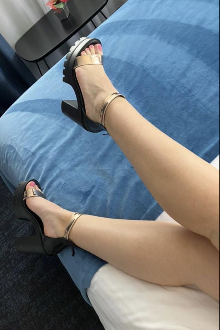 Onlyfeet_heels's media