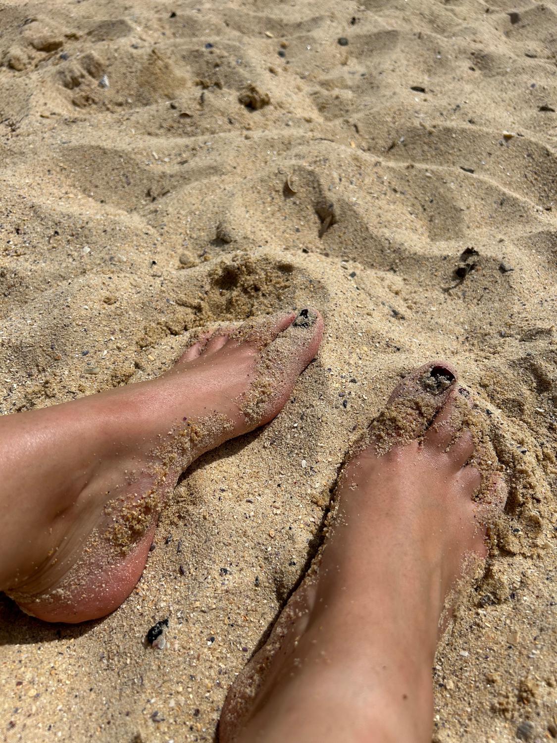 Onlyfrshfeet's media