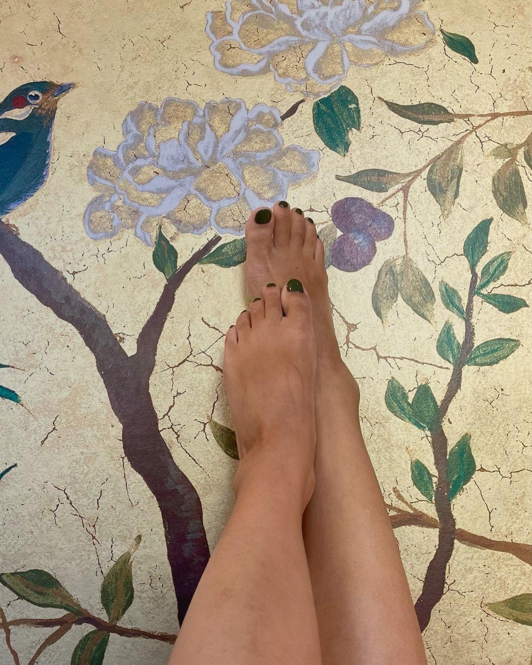 Onlylegsandfeet's media