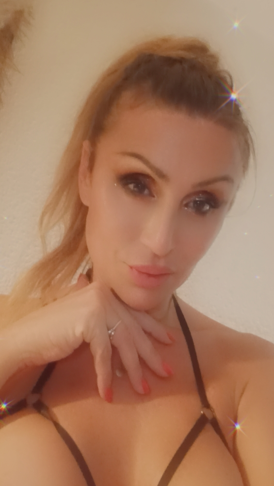 Parischou_'s media