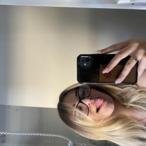 Parisianblondiex's media