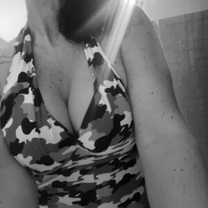Petite_italienne_libertine_sexe_porno's media
