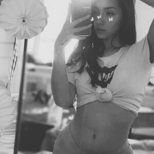 Petitebrunette20's media