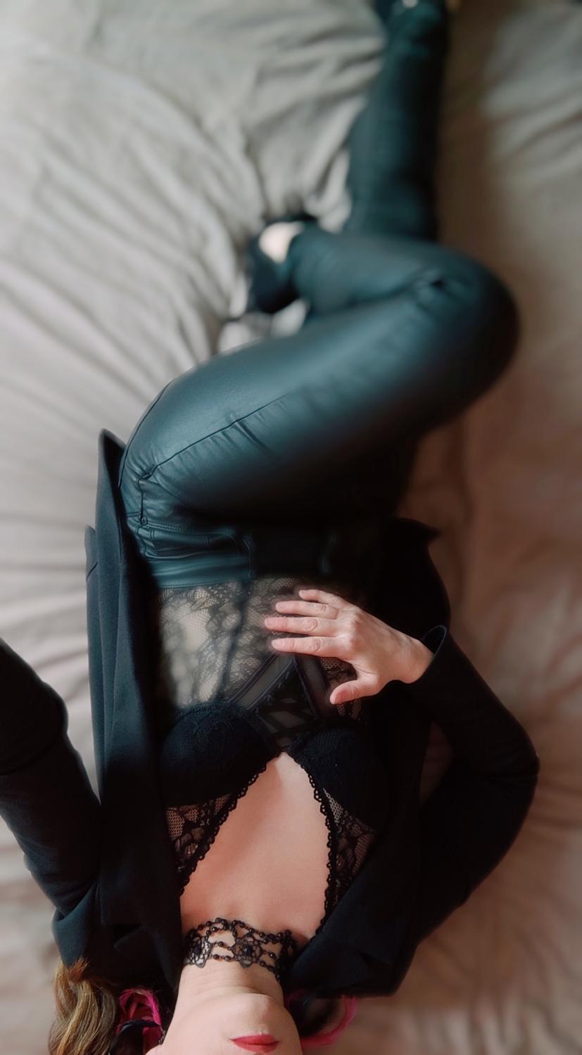 Petitefemme's media
