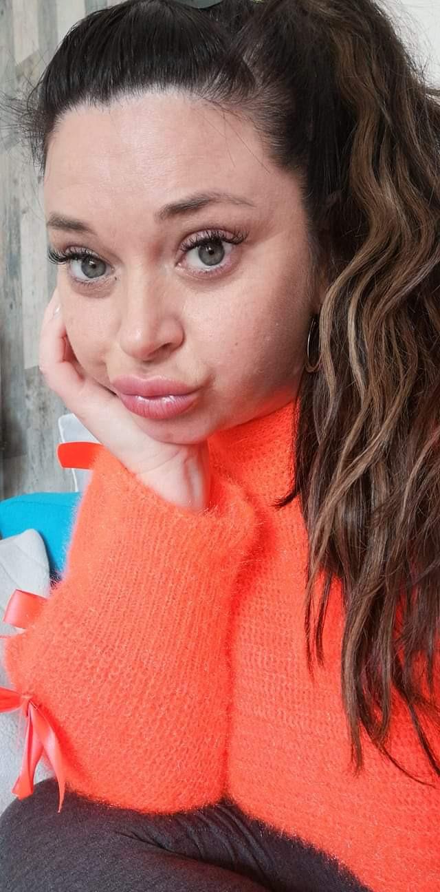Petitefoliedamour's media