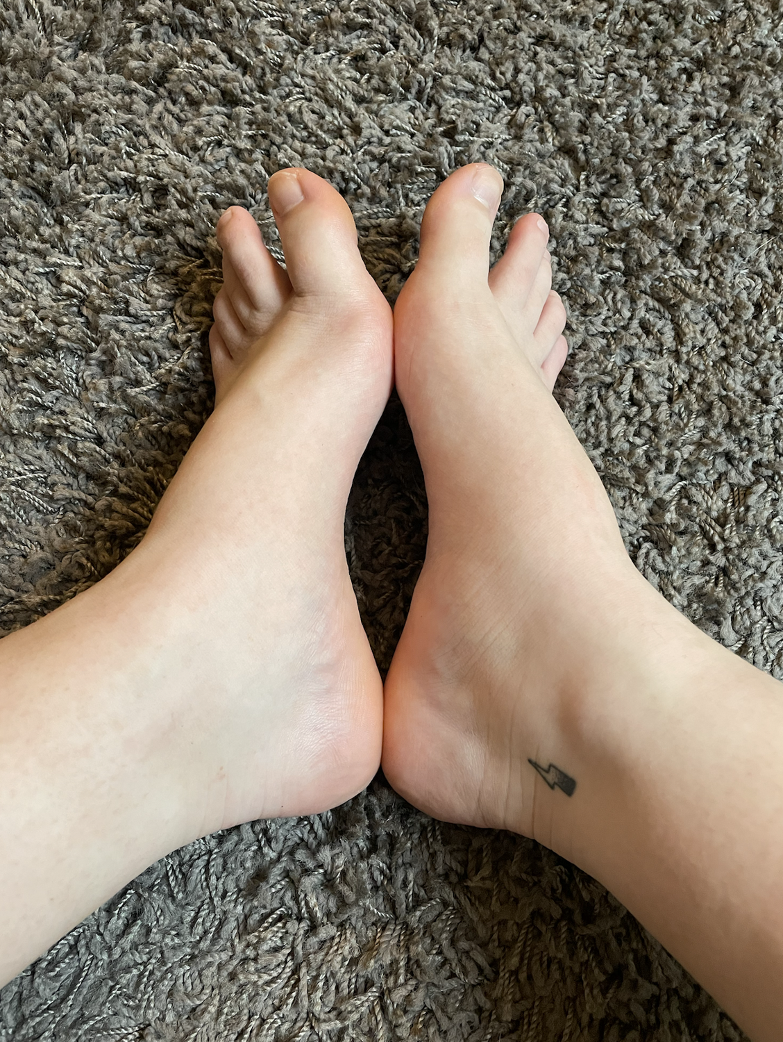 Pieds_2_rouquine's media