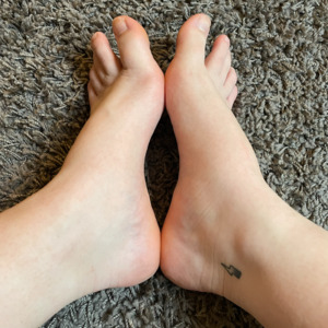 Pieds_2_rouquine's media