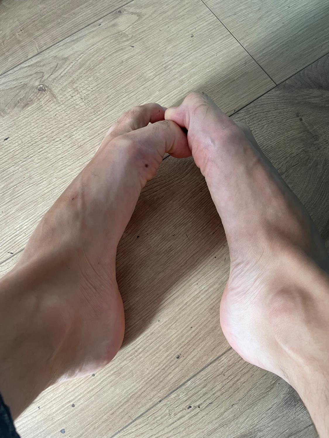 Pieds-dhomo-erectus's media